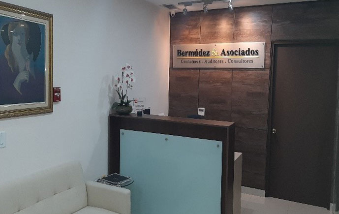 https://staging.bermudezyasociados.net/wp-content/uploads/2024/10/oficina4.jpg